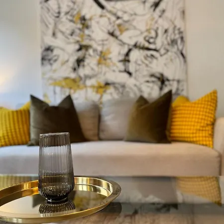 Der Platzhirsch - Design-apartment In Grüner Oase